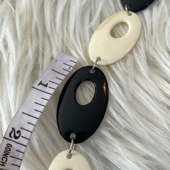 Black and white yin & Yang play dress up statement round beads plastic necklace - Picture 14 of 17